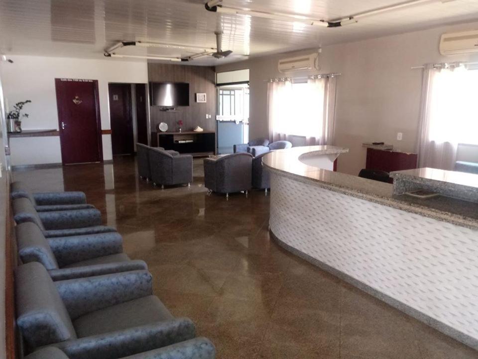 Giroto Hotel Realeza Zewnętrze zdjęcie